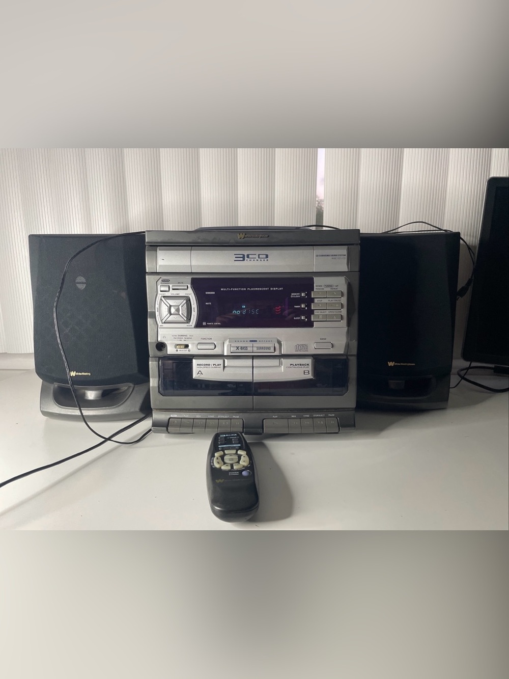 White-Westinghouse 3CD Changer Surround System Radio Cassette Speakers Remote